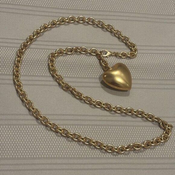 NWOT $155 Roxanne Assoulin The Puffy Heart Necklace in Gold - Picture 7 of 13